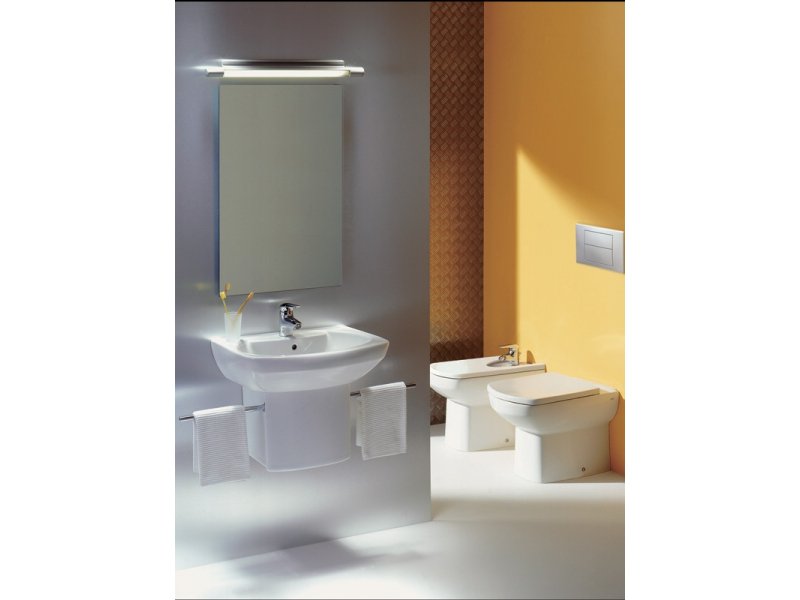 Купить Приставной унитаз Roca Dama Senso Compacto 347517000