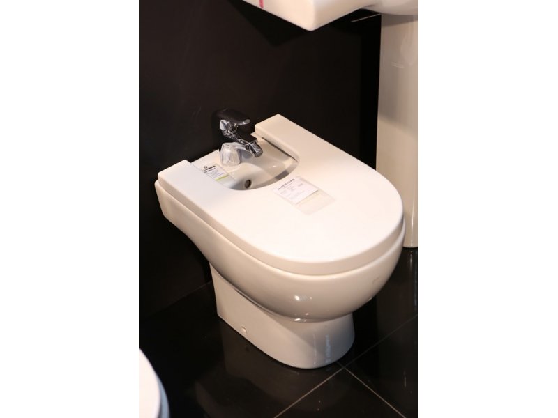 Купить Биде Roca Meridian-N 357244000, напольное