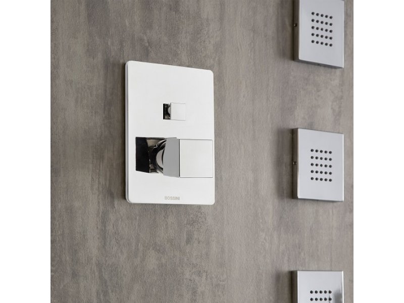 Купить Смеситель для ванны Bossini Cube Z00063.030 (хром глянцевый)