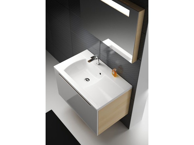 Купить Зеркало Ravak Classic 70х55 см, с LED-подсветкой, цвет стрипоникс, X000000249
