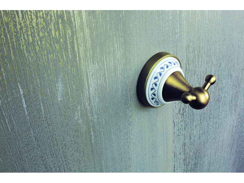 Купить Крючок Bemeta Kera 144706037 двойной 6.6 x 7.4 x 6.6 см, бронза