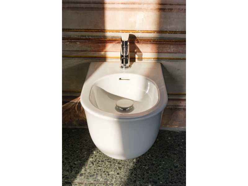 Купить Биде Laufen New Classic 8.3085.1.757.302.1 37 х 53 x 34 см, подвесное, 1 отверстие, белый матовый